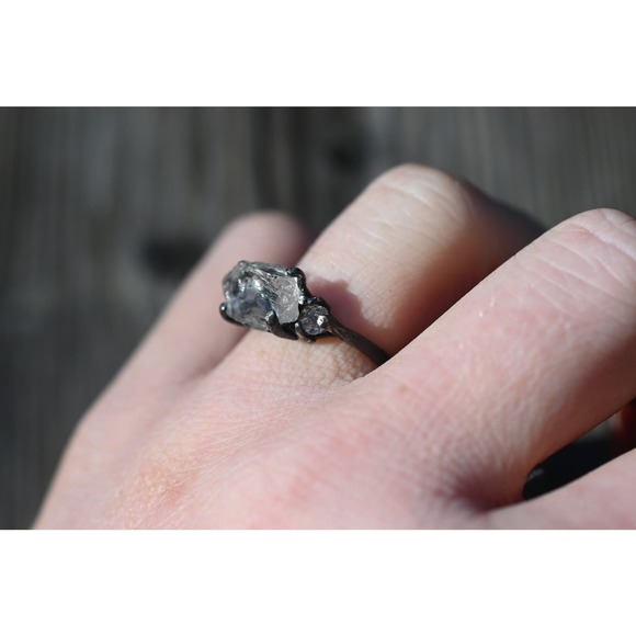 alternative raw diamond engagement ring raw crystal size 4 5 6 7 8 8 9 1… - Picture 3 of 3